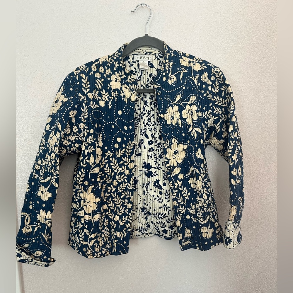 Orvis Quilted Jacket Size Small Blue and Tan Reversible Floral Jacket